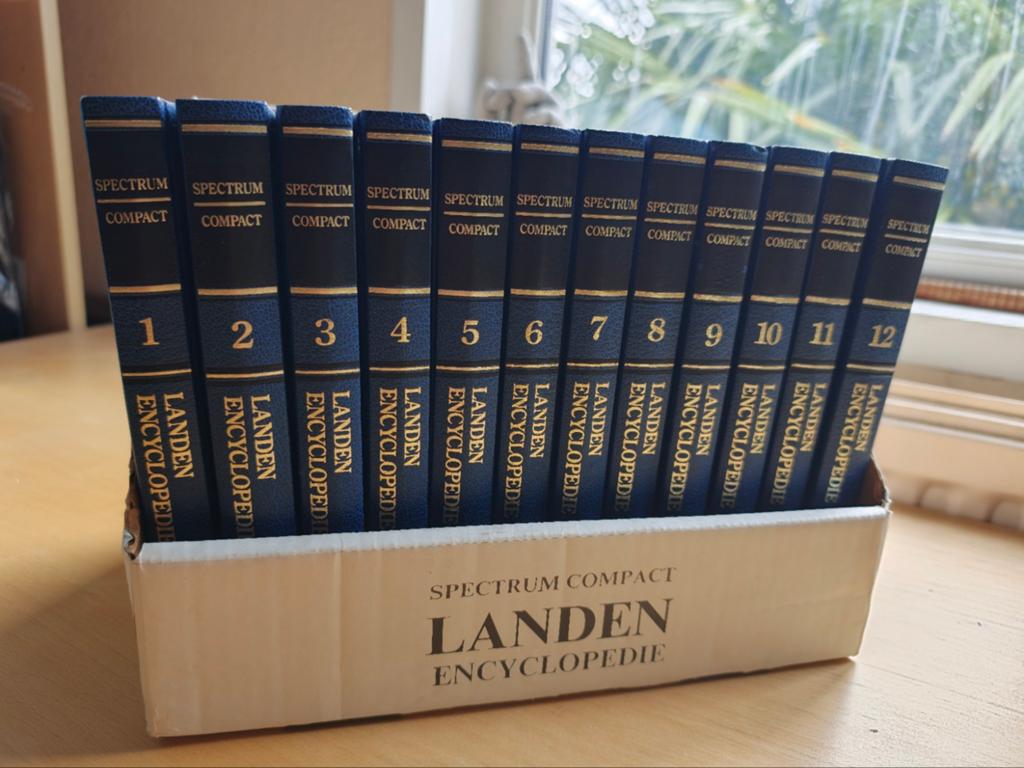 Spectrum Compact Landen Encyclopedie  (12 de, Boeken, Encyclopedieën, Zo goed als nieuw, Complete serie, Algemeen, Ophalen of Verzenden
