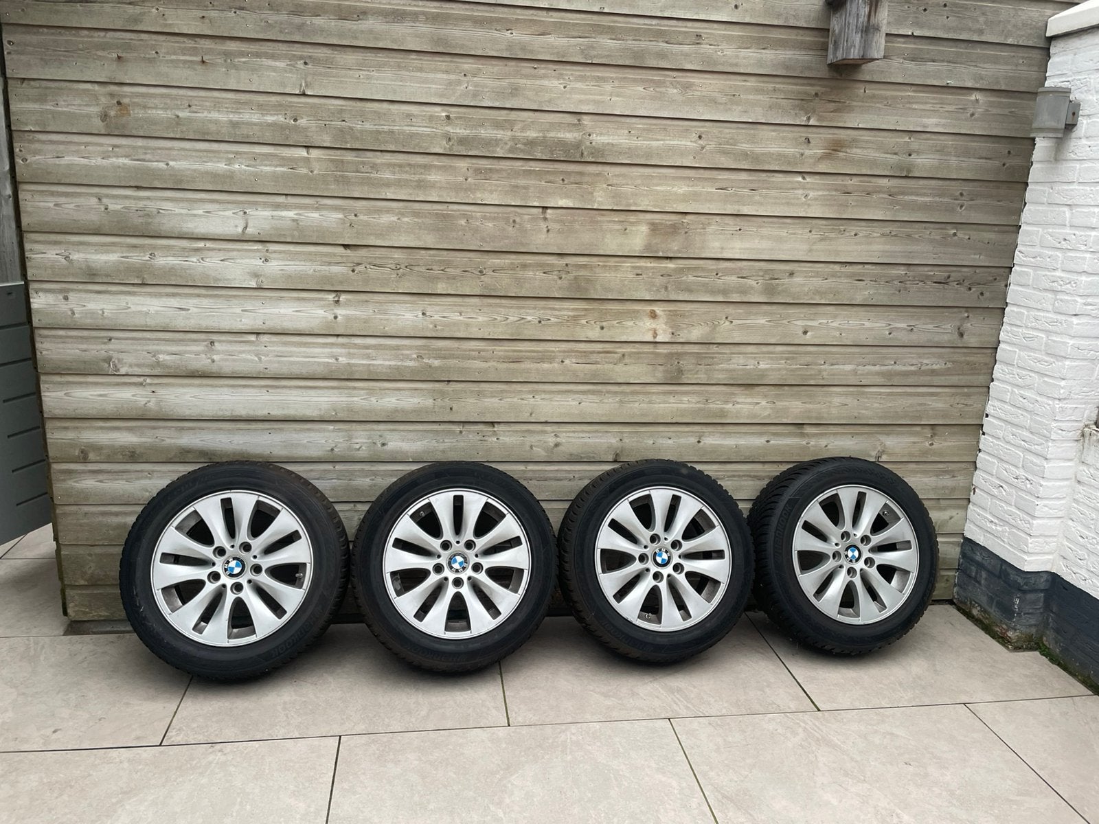TE KOOP: WINTERBANDEN INCL BMW VELGEN, Ophalen, 16 inch, Banden en Velgen, 205 mm