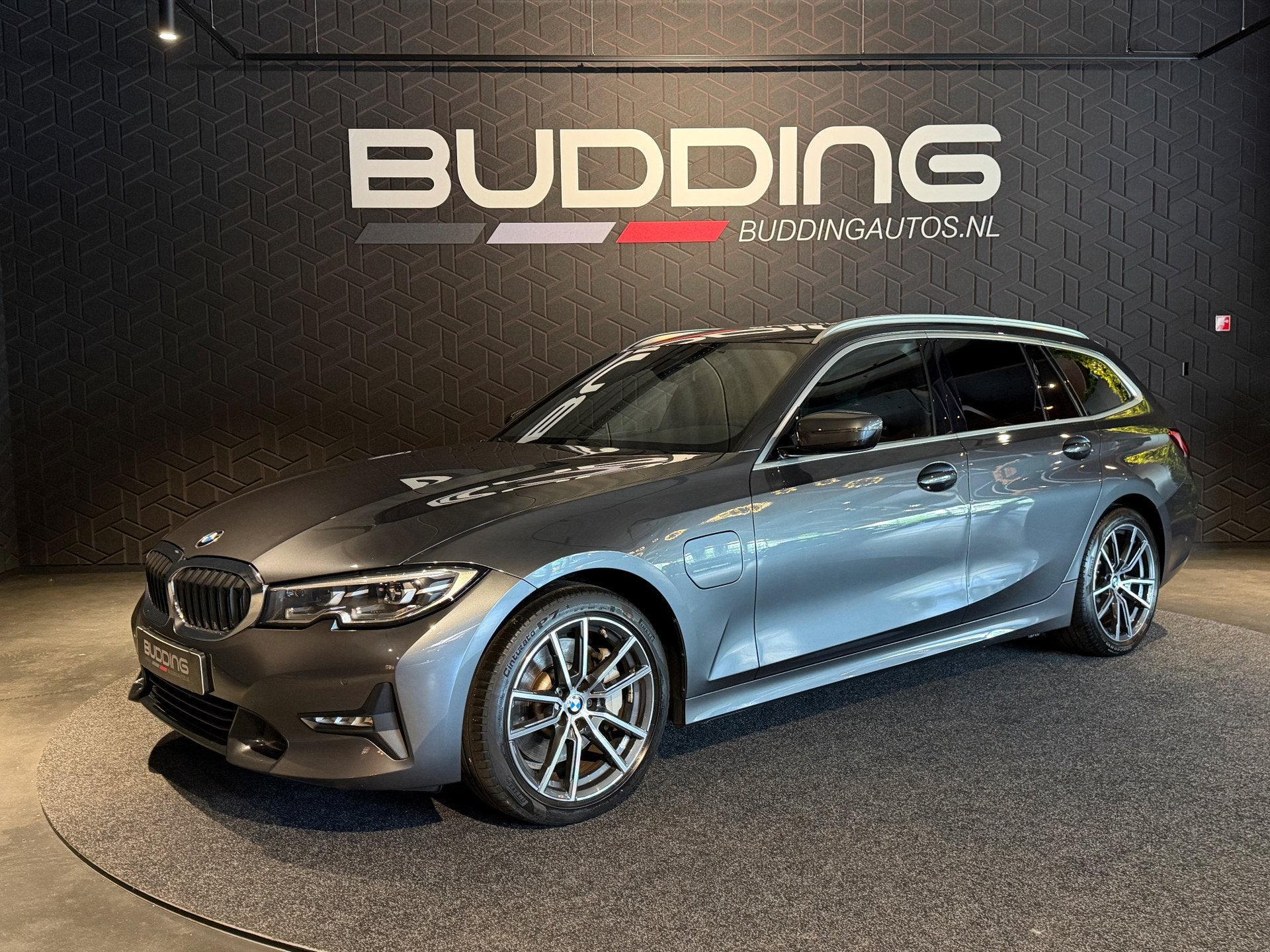 BMW 3 Serie Touring 330e | Keyless | Trekhaak | (bj 2020), Auto's, 1998 cc, Achterwielaandrijving, Gebruikt, 4 cilinders