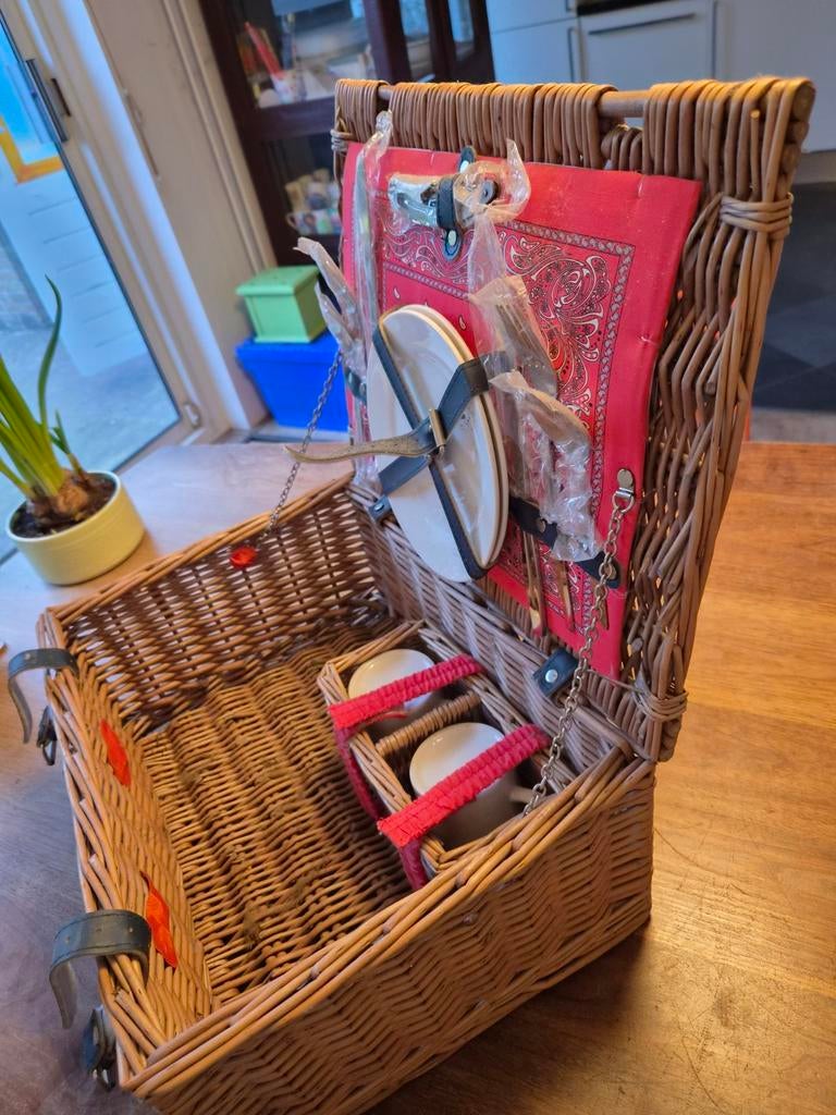 Leuke picnicmand voor twee personen. Niet gebruikt., Ophalen, Nieuw