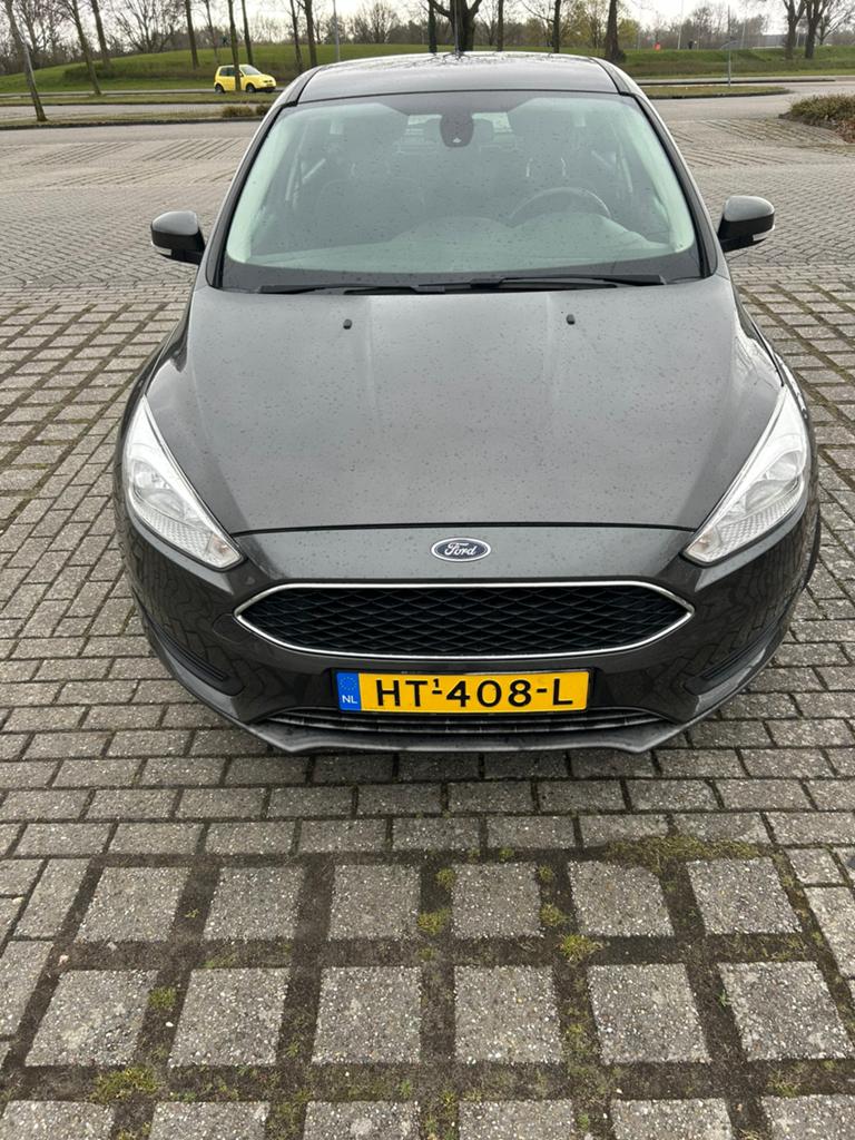 Ford Focus 1.0 Ecoboost 74KW 5D 2015 Grijs, Auto's, Ford, 635 kg, 100 pk, Handgeschakeld, Particulier