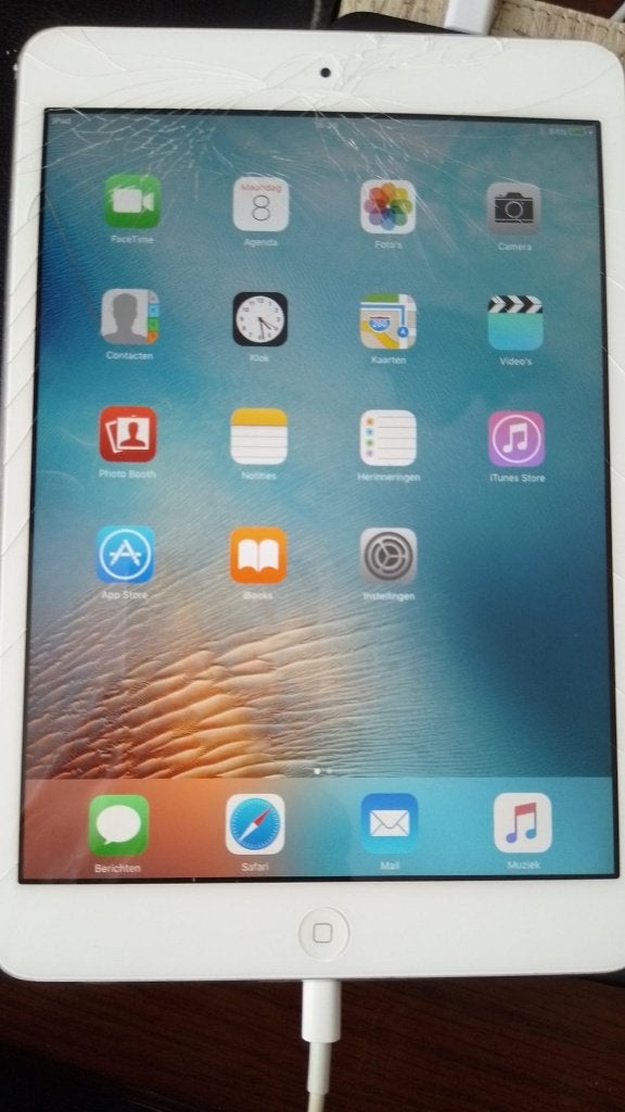 iPad Mini 1e generatie - Scherm gebarsten, Computers en Software, Apple iPads, Gebruikt, Verzenden, Wit, 7 inch of minder