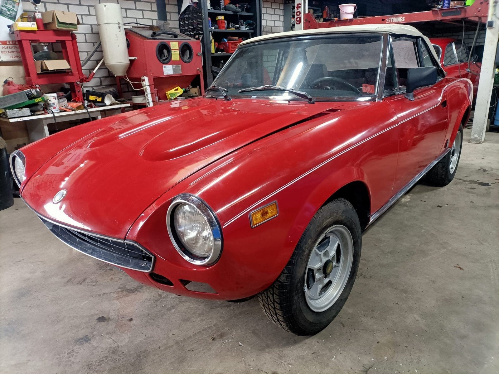 Fiat 124 spider bouwjaar 1981, foto 4