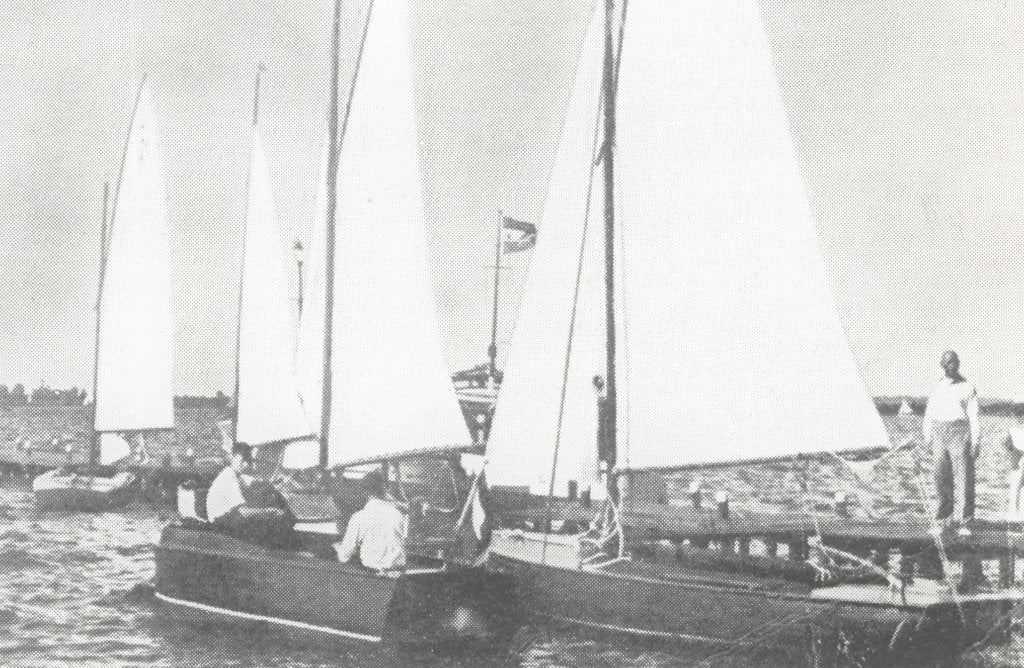 940011	Loosdrecht	Plassen	NH Zeilboot	1950	Gelopen, Ophalen of Verzenden, 1940 tot 1960, Gelopen, Noord-Holland