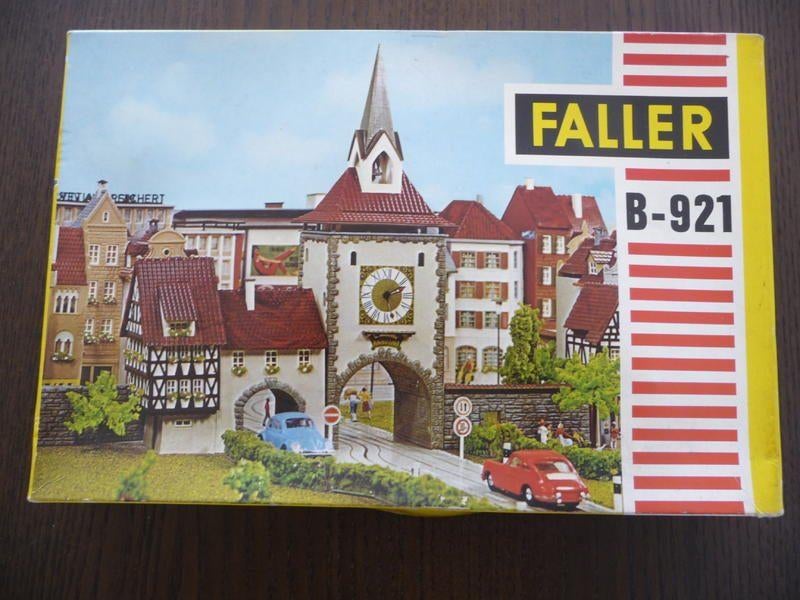 FALLER B-921: stadspoort met bijgebouwen, Hobby en Vrije tijd, Modeltreinen | H0, Overige merken, Wisselstroom, Brug, Tunnel of Gebouw