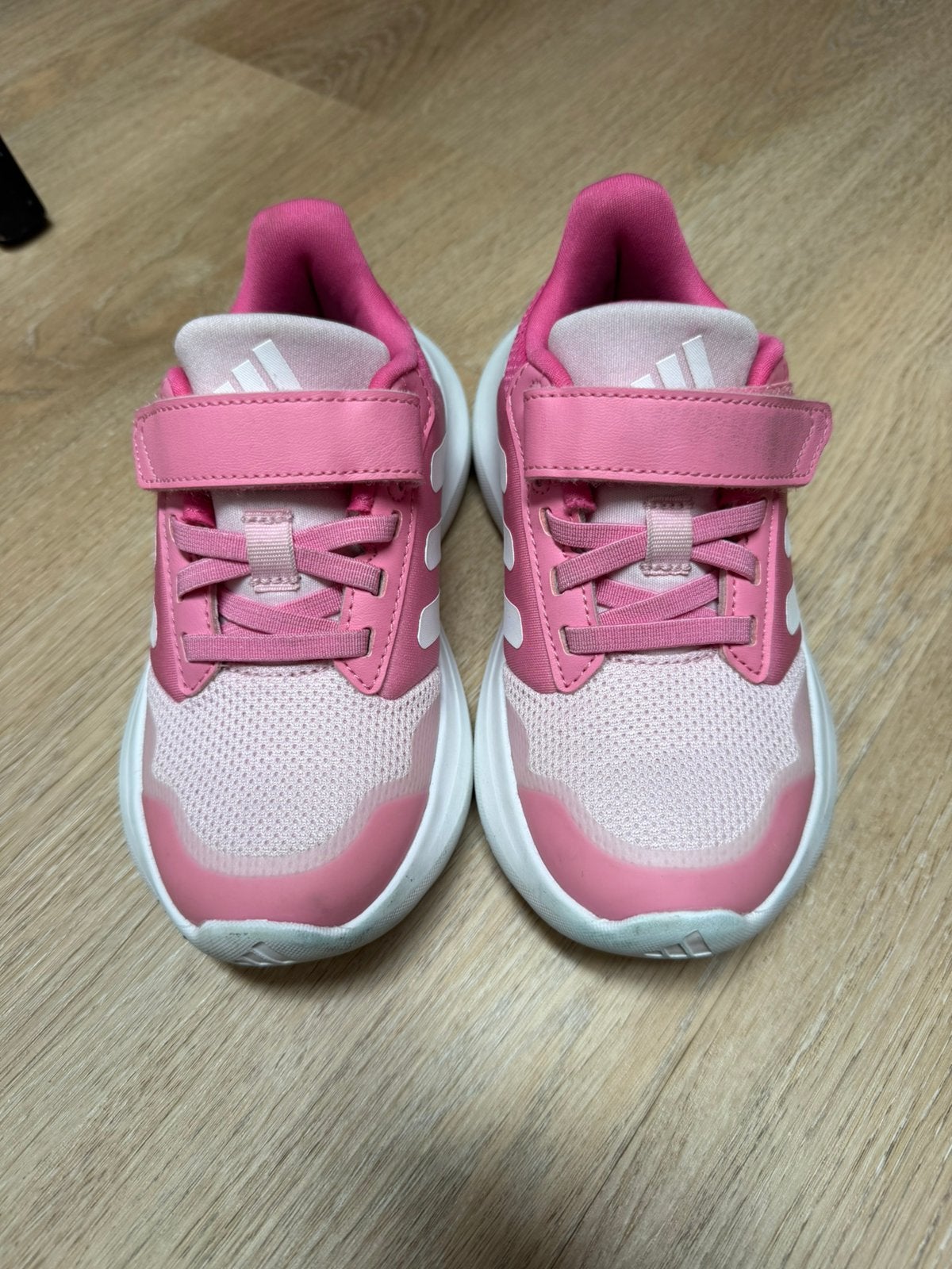 Adidas gymschoenen maat 28 1/2, Ophalen, Zo goed als nieuw, Jongen of Meisje, Sportschoenen