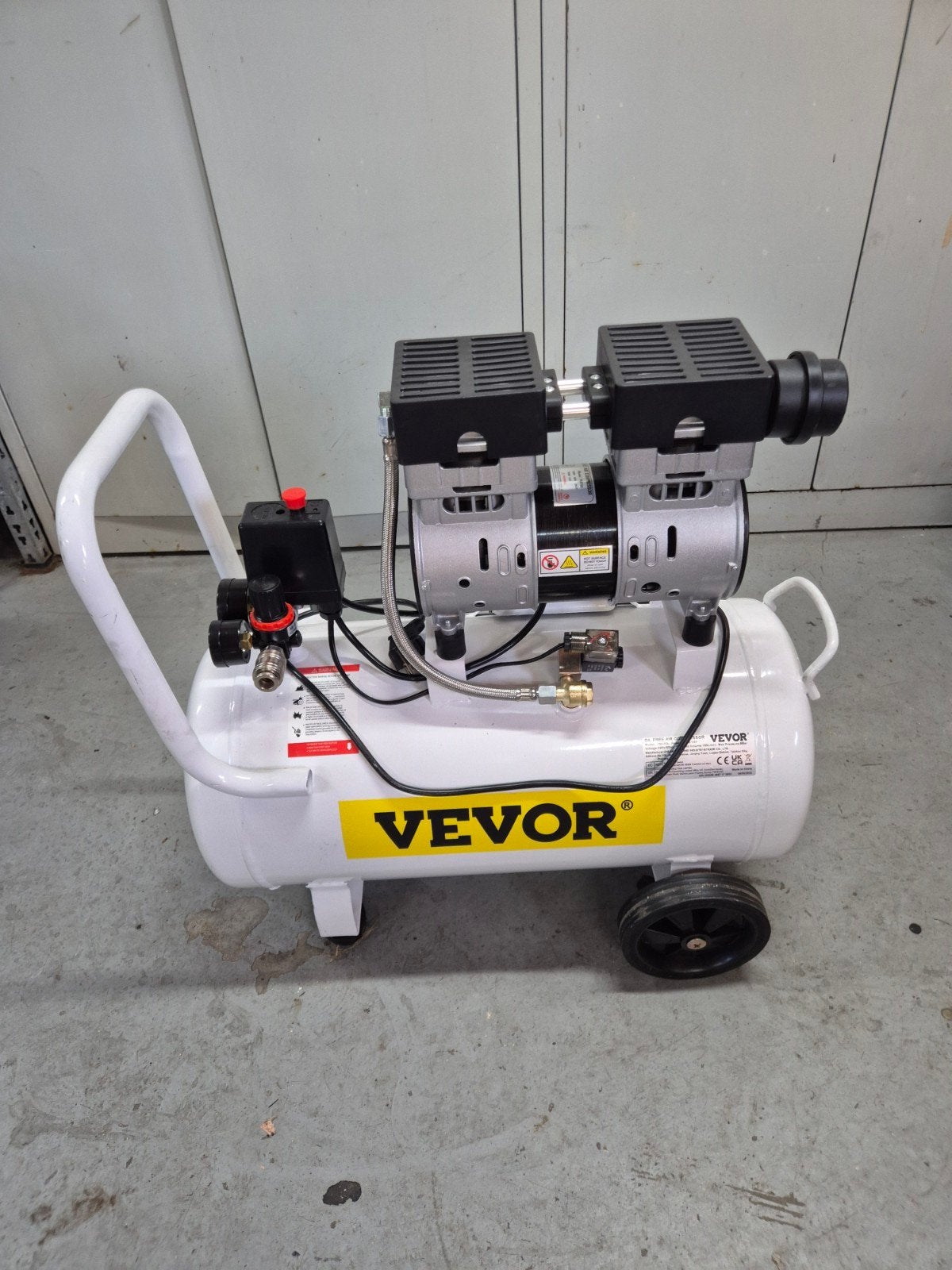 Vevor Olievrije Luchtcompressor 750W/1HP, 50L Tank, Ophalen, 6 tot 10 bar, Zo goed als nieuw, Minder dan 200 liter/min