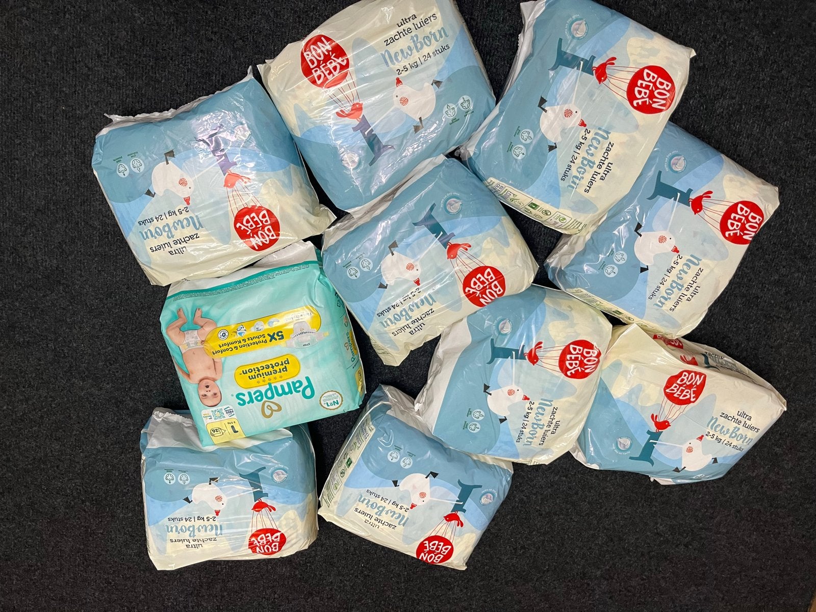10 pakken nieuwe luiers maat 1 (Bonbebe en Pampers), Ophalen of Verzenden, Nieuw