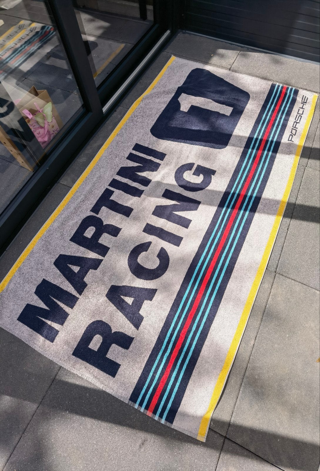 Origineel martini racing porsche strandhanddoek ️

Ideaal v, Ophalen of Verzenden