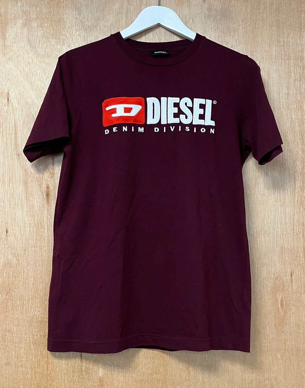 Diesel t-shirt met groot logo wijnrood - Maat S, Ophalen of Verzenden, Zo goed als nieuw, Maat 46 (S) of kleiner, Rood