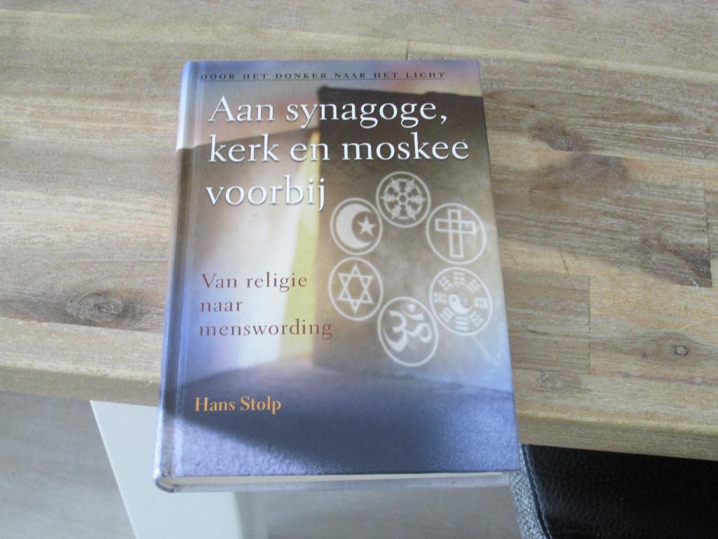 Hans Stolp aan synagoge, kerk en moskee voorbij, Ophalen of Verzenden, Nieuw
