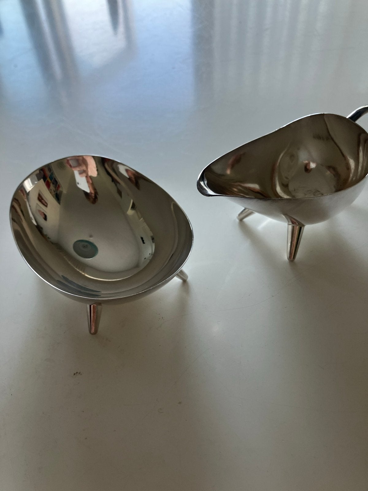 Zilveren melkkannetje en suikerpotje op 3 poten, Antiek en Kunst, Antiek | Goud en Zilver, Ophalen, Zilver