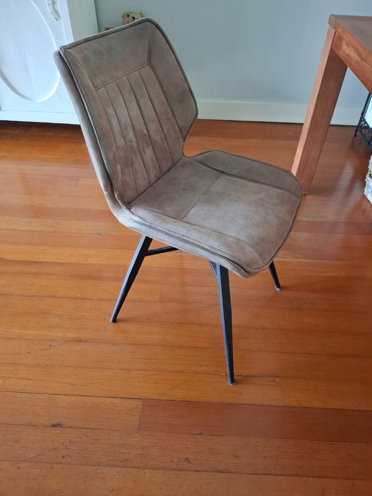 Comfortabele keukenstoel - Bruin met metalen poten, Huis en Inrichting, Ophalen, Gebruikt, Overige kleuren, Metaal
