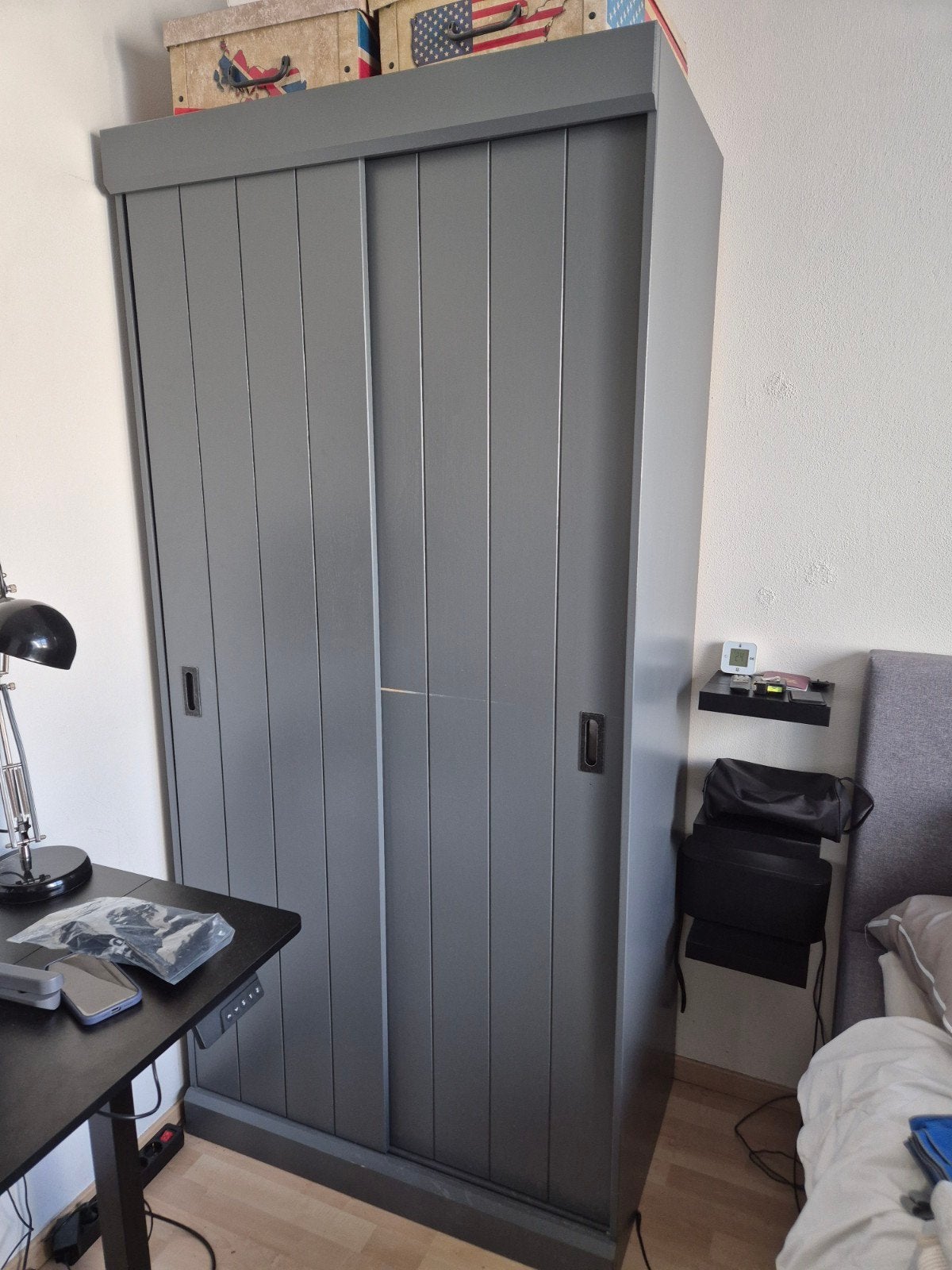 Woood grijze kledingkast 98 breed, Huis en Inrichting, Kasten | Roldeurkasten en Archiefkasten, Ophalen, Gebruikt, 200 cm of meer