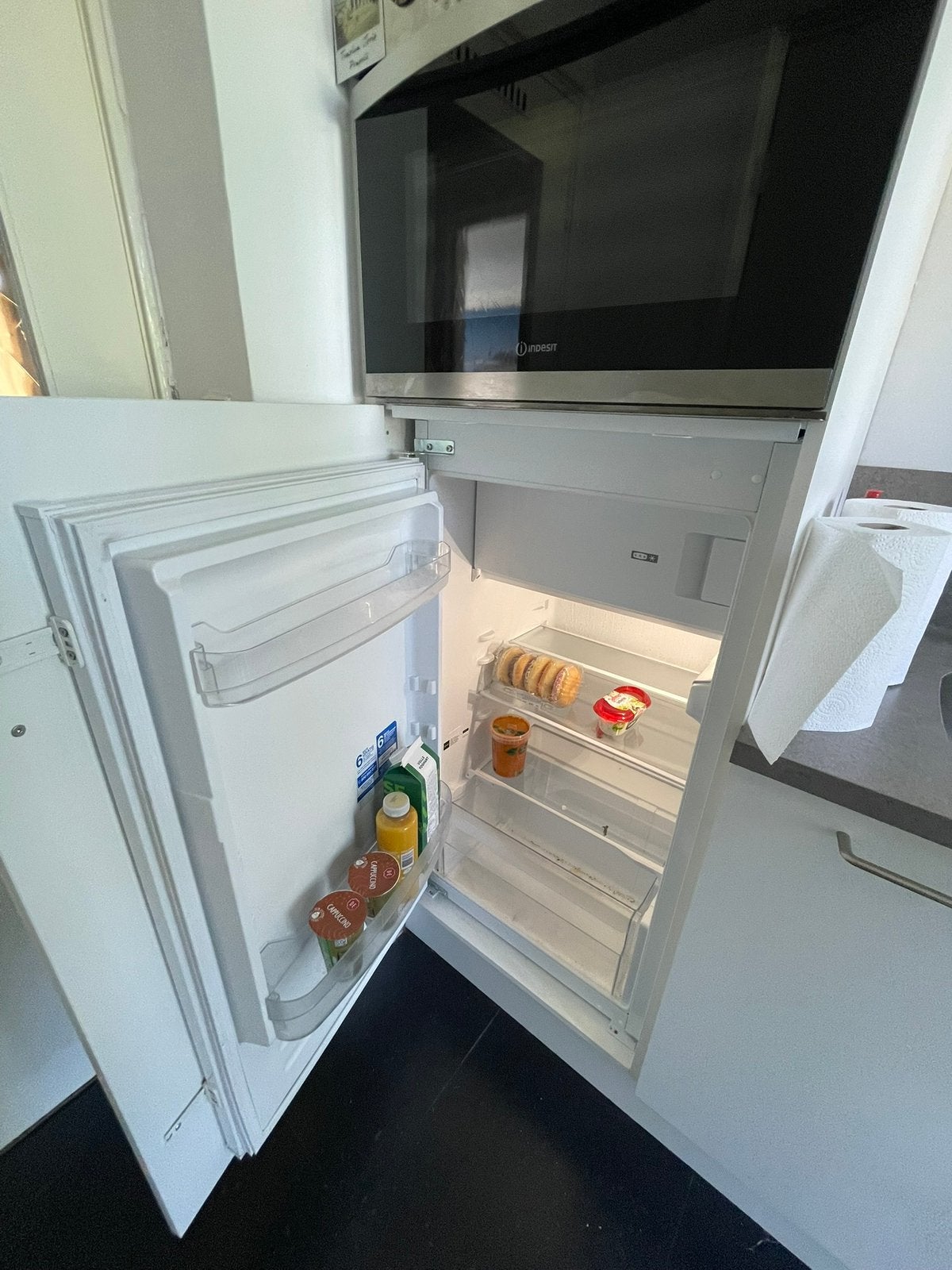 Indesit Koelkast met vriesvak, Witgoed en Apparatuur, Gebruikt, 100 tot 150 liter, 45 tot 60 cm, Met vriesvak