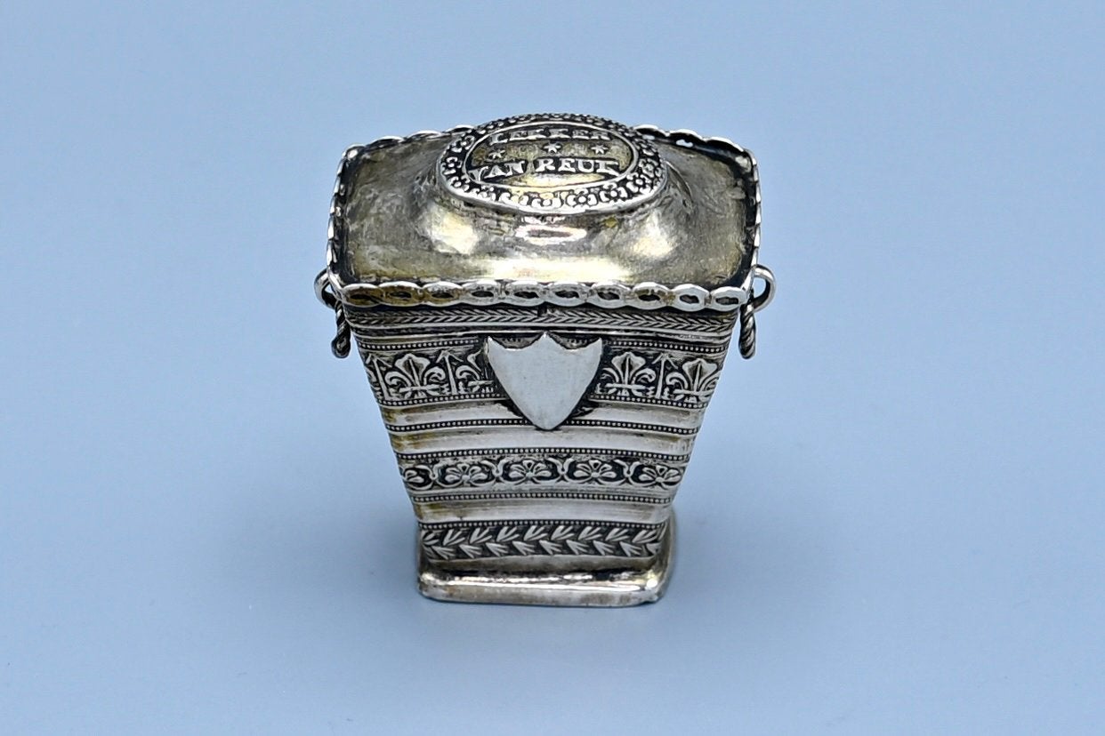 Zilveren lodereindoosje, Antiek en Kunst, Ophalen of Verzenden, Zilver