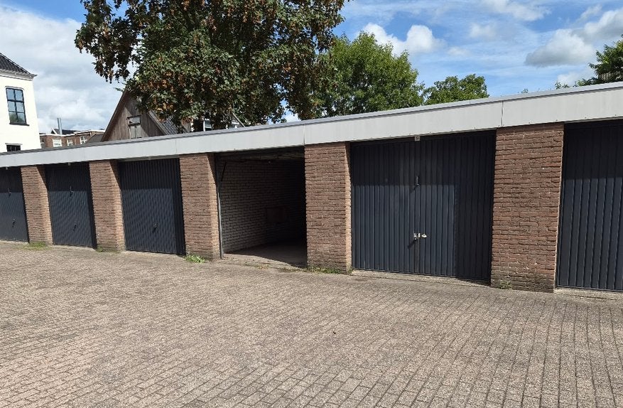 In Heerenveen te Koop: Mooie Garagebox!, 16 m², Koop, Opslag of Loods