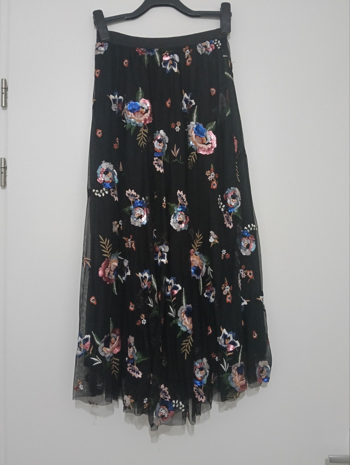 Zara Woman Maxi Rok met Geborduurde Bloemen en Pailletten, Kleding | Dames, Maat 38/40 (M), Zwart, Ophalen of Verzenden, Zo goed als nieuw