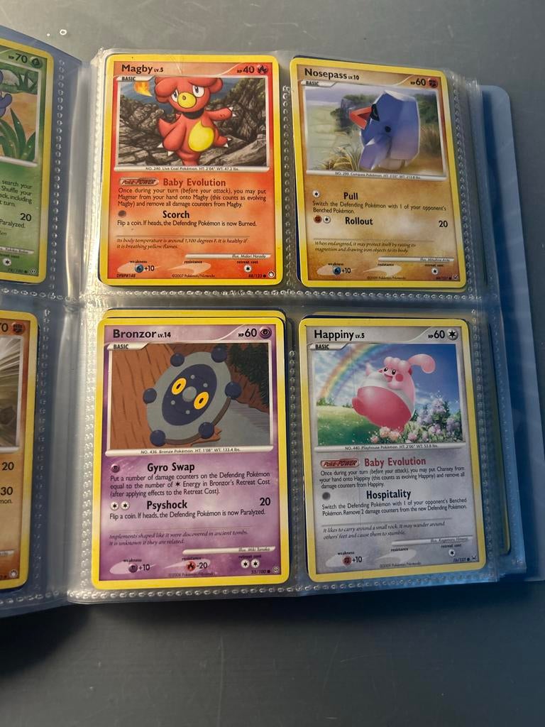 Pokemon kaarten set hoort bij het andere deel = inclusief, Hobby en Vrije tijd, Verzamelkaartspellen | Pokémon, Ophalen of Verzenden
