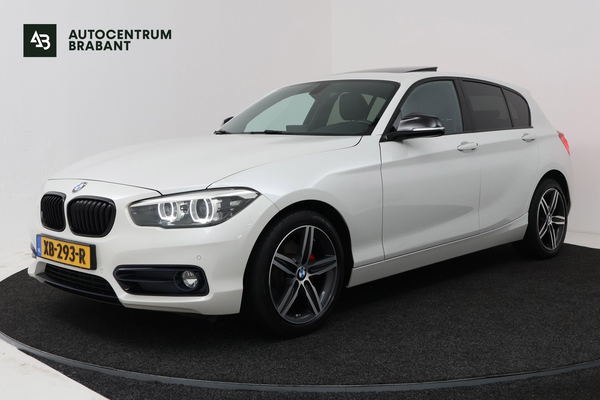 BMW 1-serie 118i High Executive Sport-Line (SCHUIF/KANTELDAK, Gebruikt, Wit, Bedrijf, 650 kg