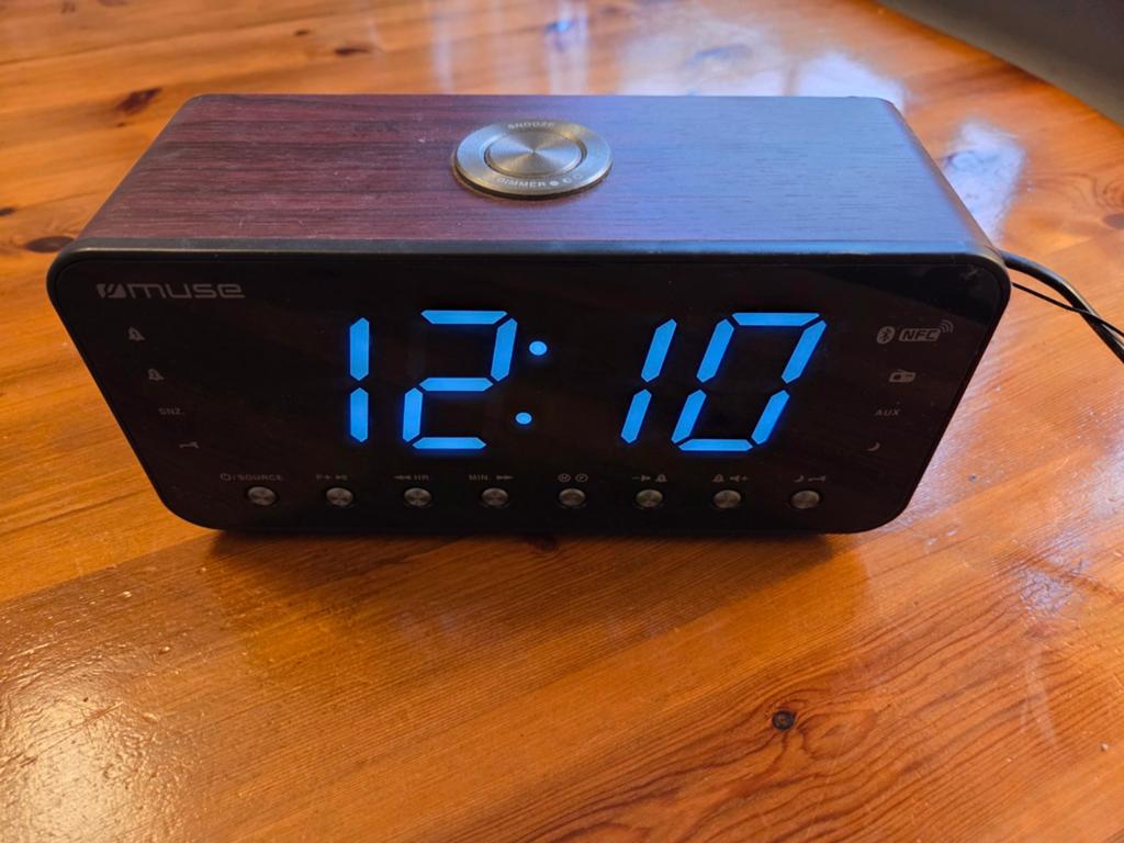 Wekkerradio met Bluetooth functies, Ophalen of Verzenden, Zo goed als nieuw