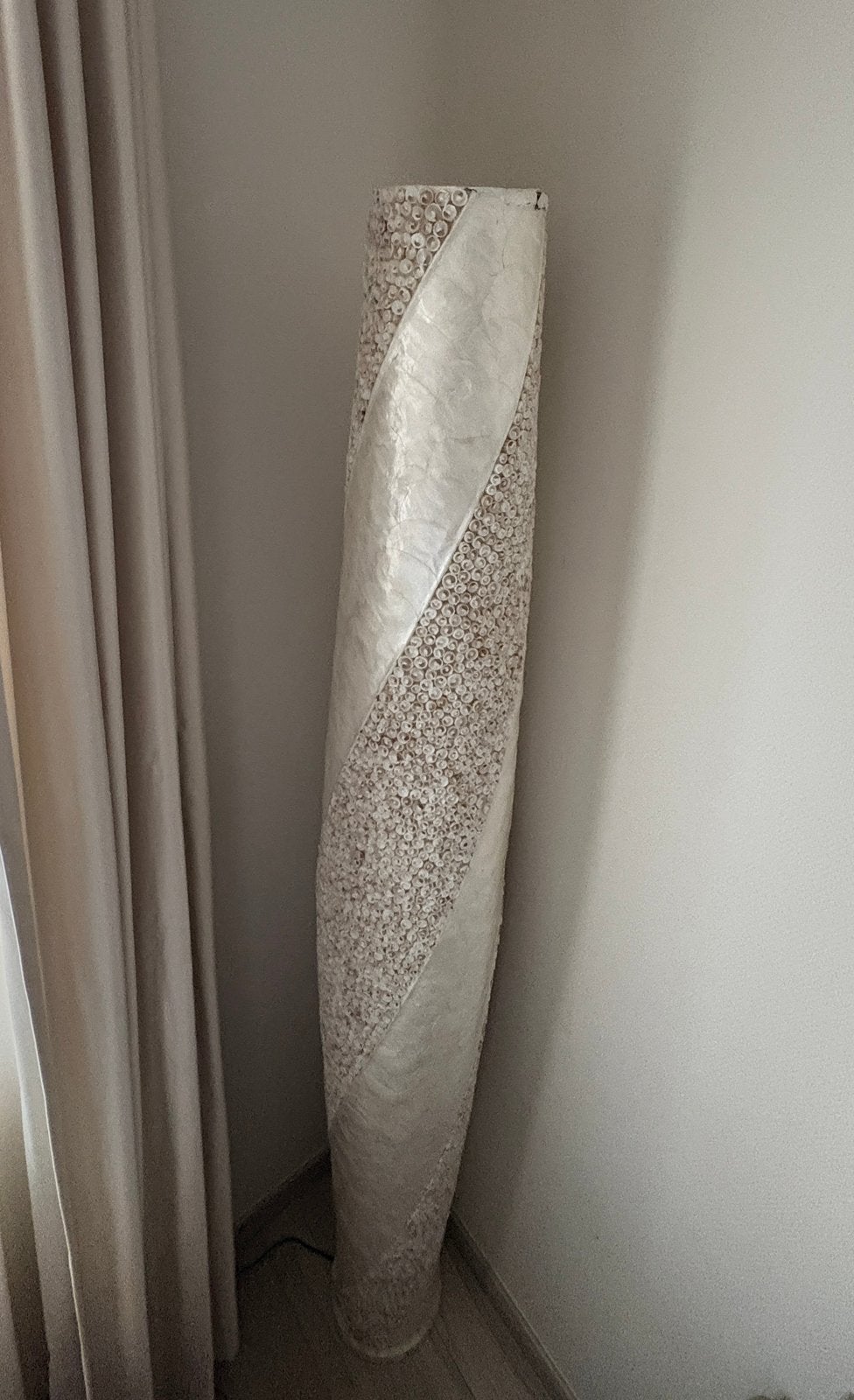 Design vloerlamp crème-kleur 2 meter van Loods 5, Huis en Inrichting, Lampen | Vloerlampen, Ophalen, 150 tot 200 cm