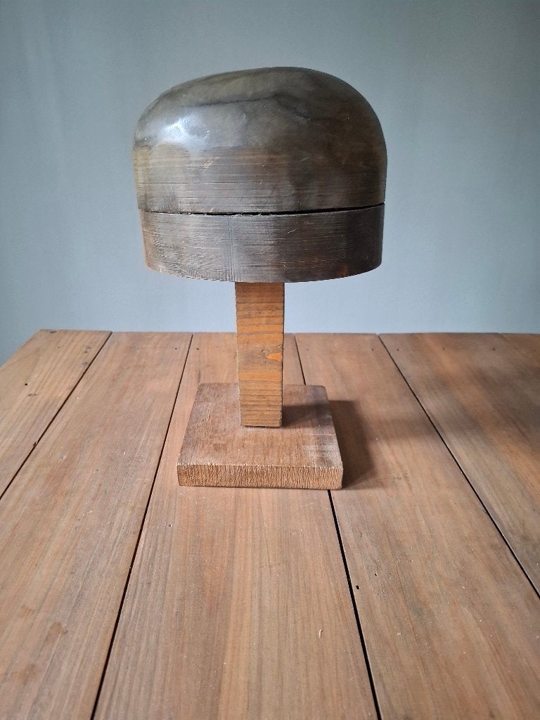 Brocante houten hoedenmal op standaard, Ophalen of Verzenden