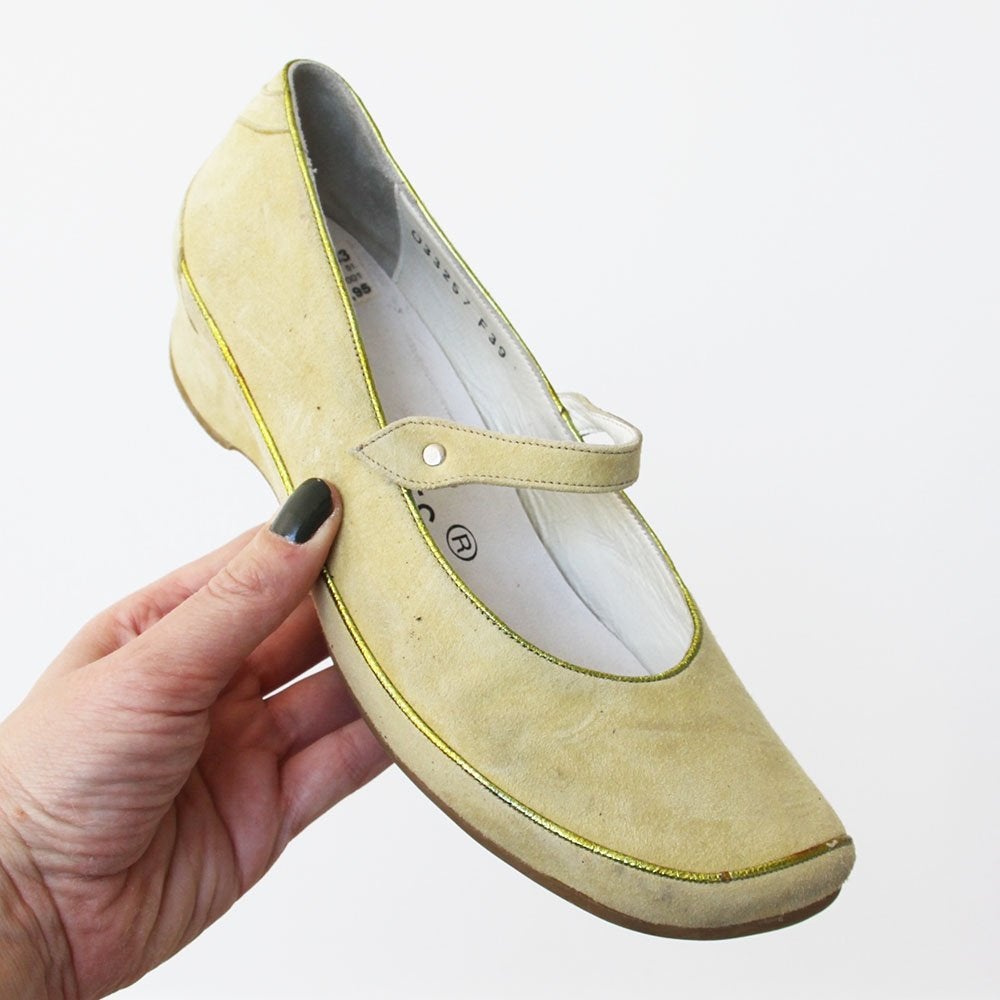 Mooie Suede Footnotes Instappers -s13 (Maat 7/40) € 45,-, Overige kleuren, Instappers, Ophalen of Verzenden, Zo goed als nieuw