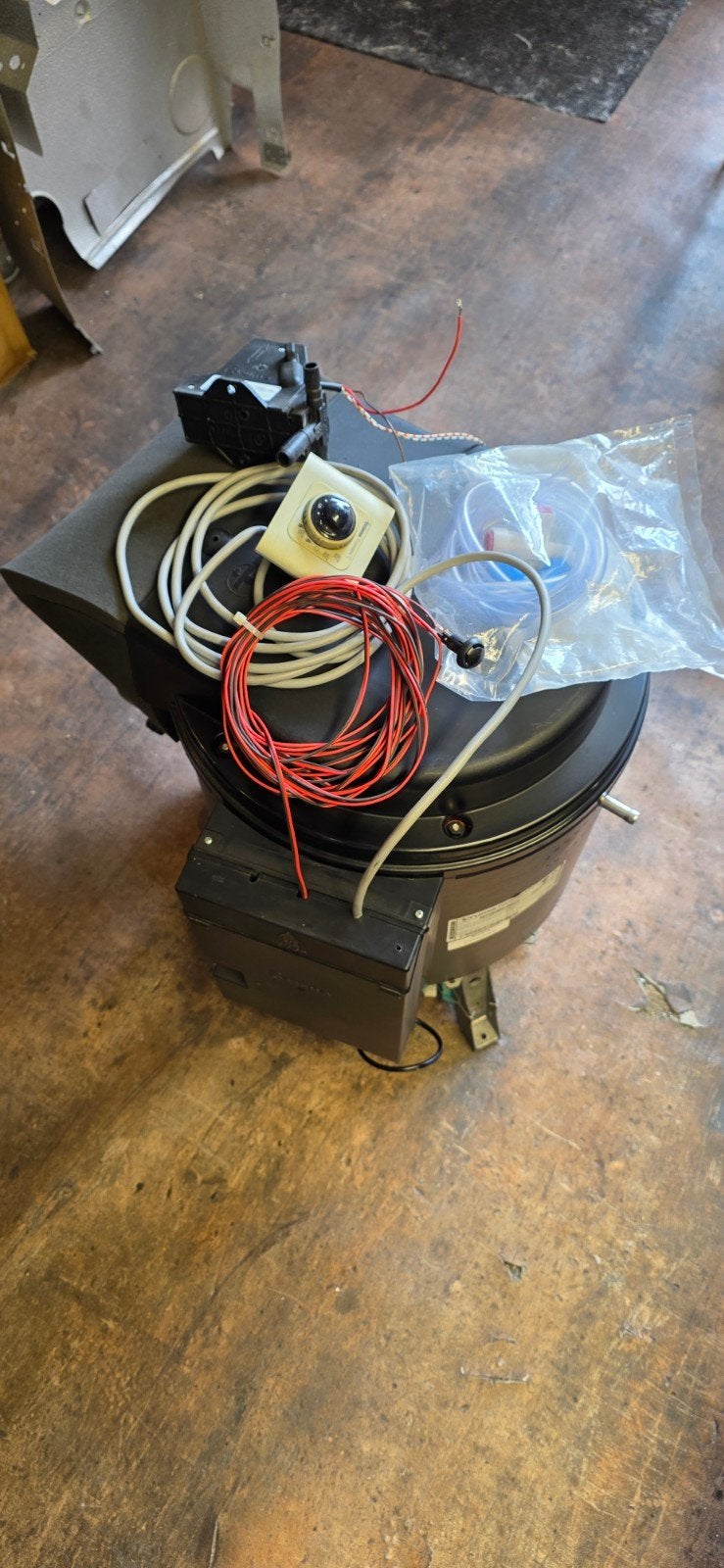 Truma kachel/boiler Combi C6002 op 12v-30mB met bediening, Caravans en Kamperen, Camper-accessoires, Ophalen, Zo goed als nieuw