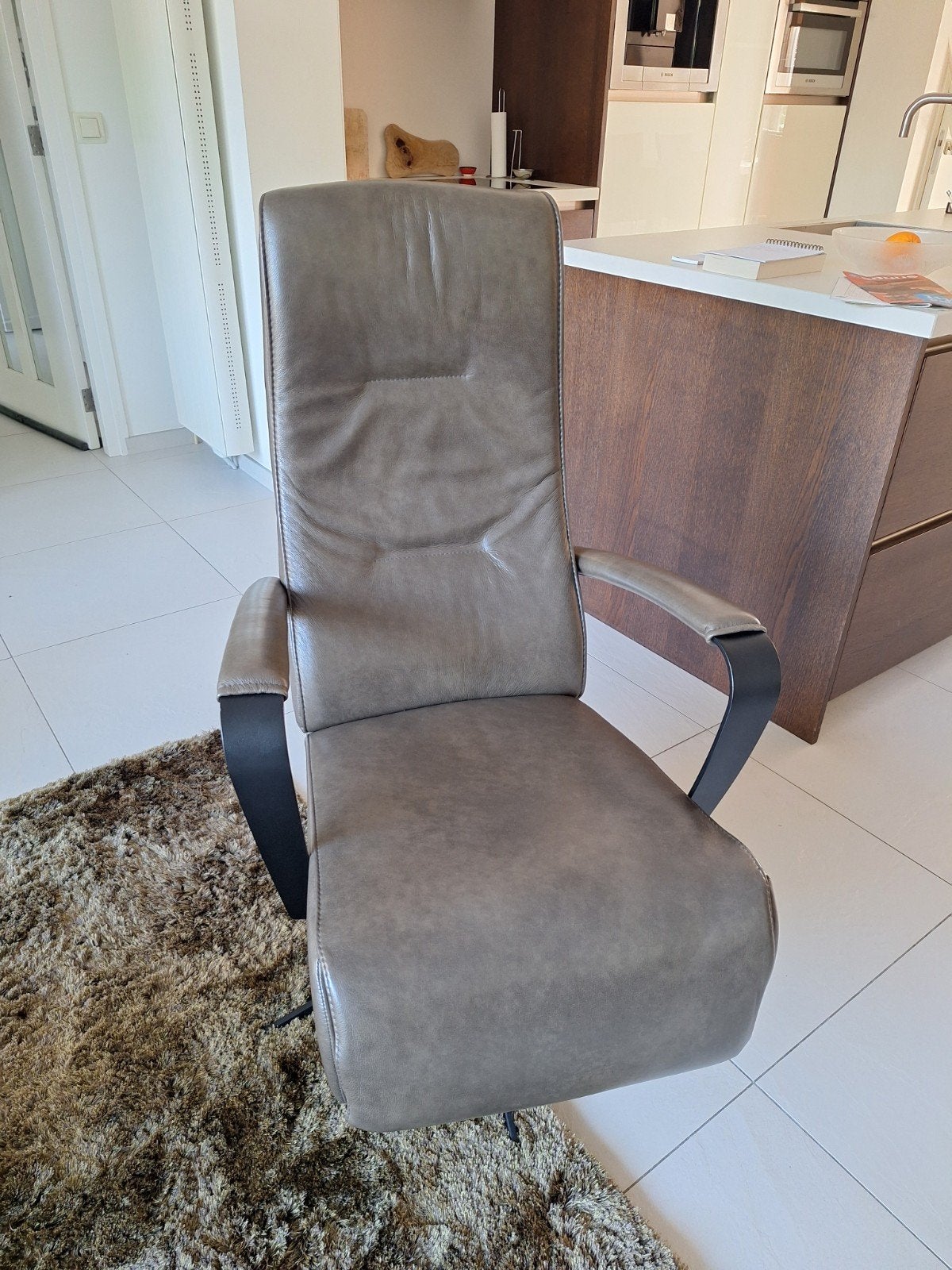 relaxfauteuil draaibaar,, Huis en Inrichting, Fauteuils, Ophalen, Minder dan 75 cm, Leer, Zo goed als nieuw