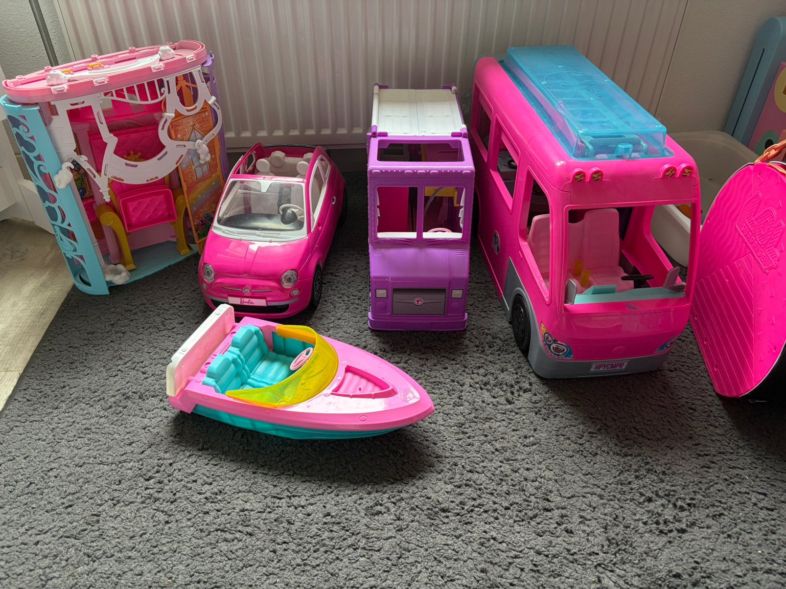 Heel veel barbie spullen, Kinderen en Baby's, Speelgoed | Poppenhuizen, Ophalen, Zo goed als nieuw, Toebehoren