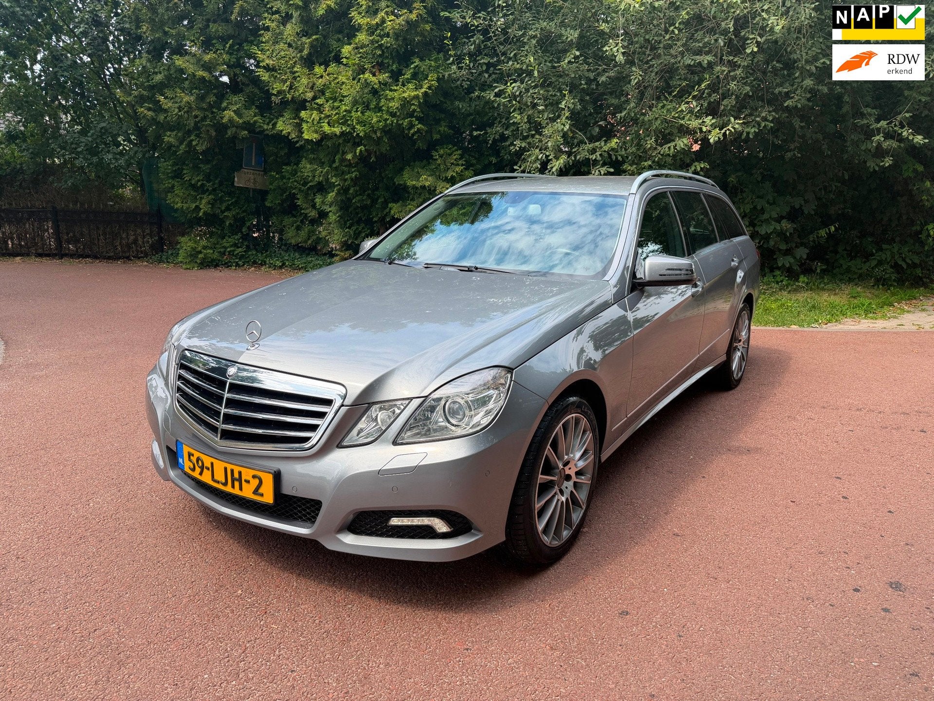 Mercedes-Benz E-klasse Estate 200 CGI Avantgarde / Navi / xe, Automaat, Achterwielaandrijving, Gebruikt, 4 cilinders