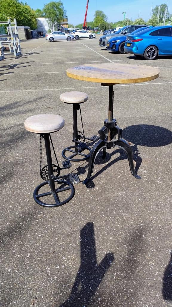 Verstelbare industriële tafel, Gebruikt, 50 tot 100 cm, Rond, Tot twee personen