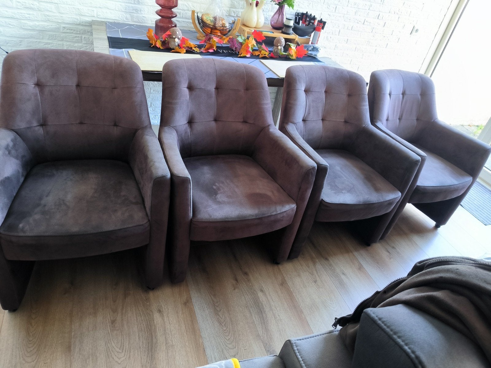 Set van 4 comfortabele eetkamerstoelen met wieltjes, Ophalen, Modern, Comfortabel, Gebruikt, Bruin