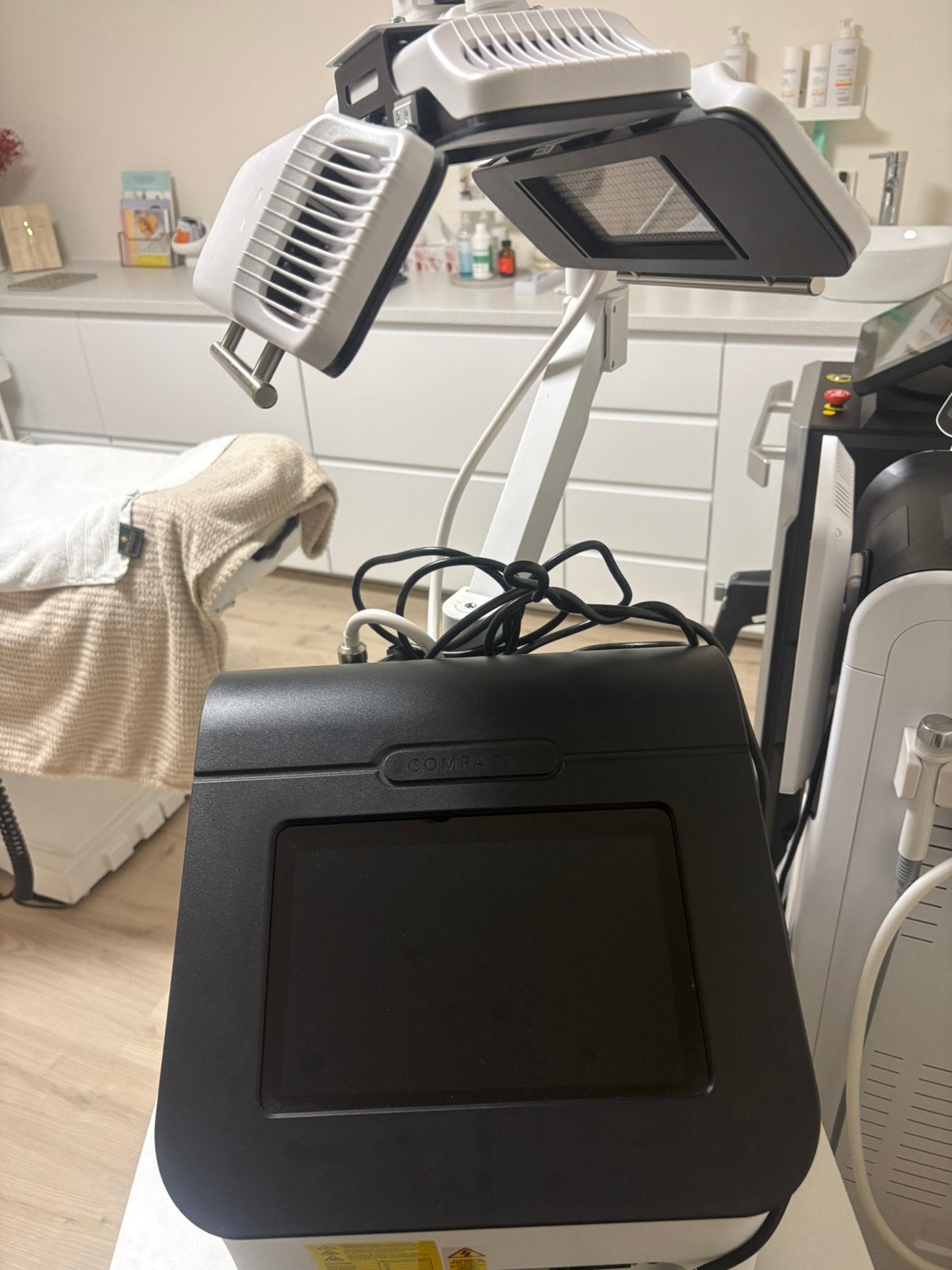 Dermalux compact lite voor gelaatsbehandelingen, Witgoed en Apparatuur, Ophalen, Zo goed als nieuw, Overige typen