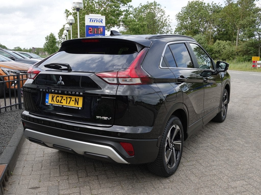 Mitsubishi Eclipse Cross 2.4 PHEV Intense SOH 98,9 % | H-LEE, Automaat, 188 pk, 4 cilinders, Zwart