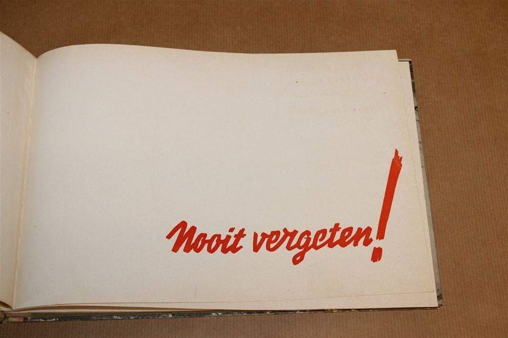 Nooit Vergeten — WOII Fotoboek Bezetting & Bevrijding 1945, Ophalen of Verzenden, Tweede Wereldoorlog, Gelezen, Overige onderwerpen