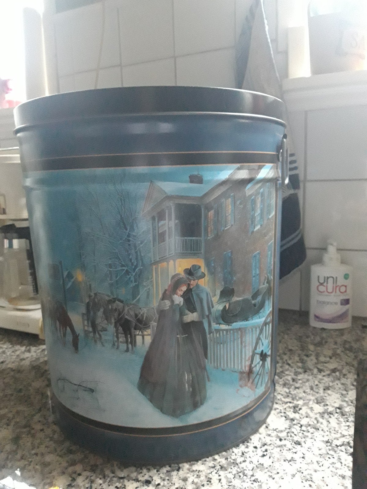 Vintage opbergton Kerst door Bertels Can co  Wilkes-Barre Pa, Ophalen, Gebruikt, Metaal