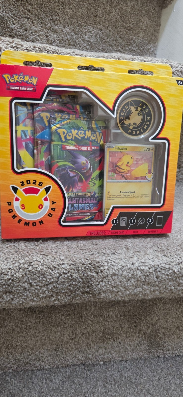 Pokémon Day 2026 Collectie Box met Promo Kaart en Boosters, Ophalen of Verzenden, Nieuw, Overige typen