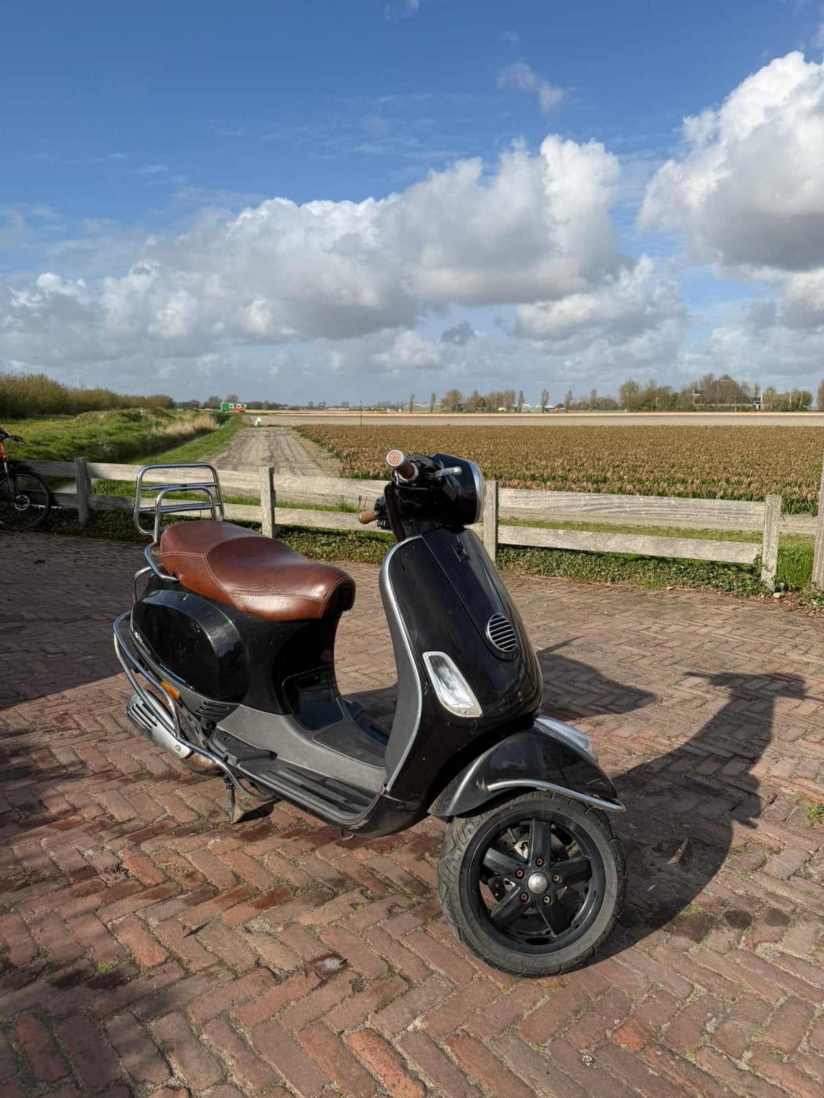 Vespa lx50 4 takt, Fietsen en Brommers, Snorfietsen en Snorscooters, Zo goed als nieuw, Vespa, Benzine, Ophalen