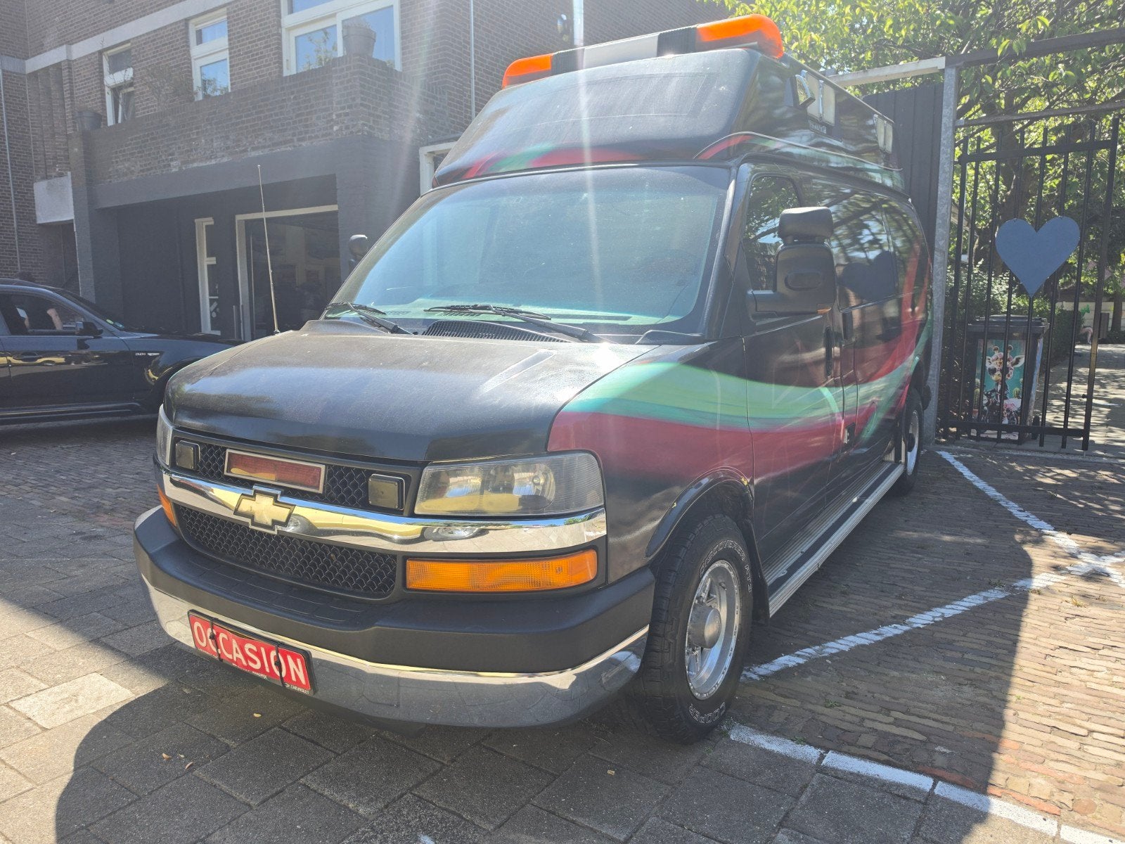 Chevrolet Chevy Van - EX Ambulance - Automaat stuk! - LPG, Auto's, Chevrolet, Zwart, Bedrijf, 2 stoelen
