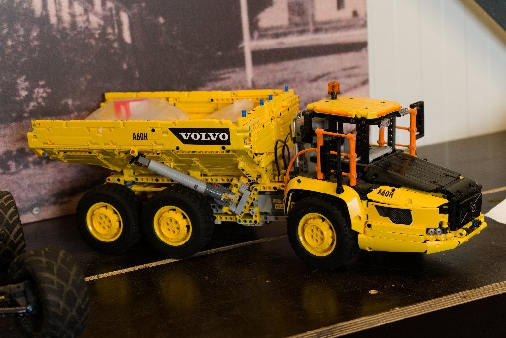 Lego Technic Volvo A60H Dumper (42114), Ophalen, Inclusief instructies, Lego, Zo goed als nieuw