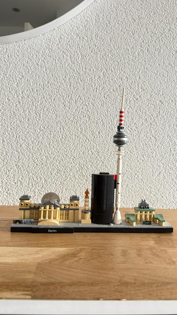 Lego 72027 - Berlijn, Ophalen of Verzenden, Zo goed als nieuw