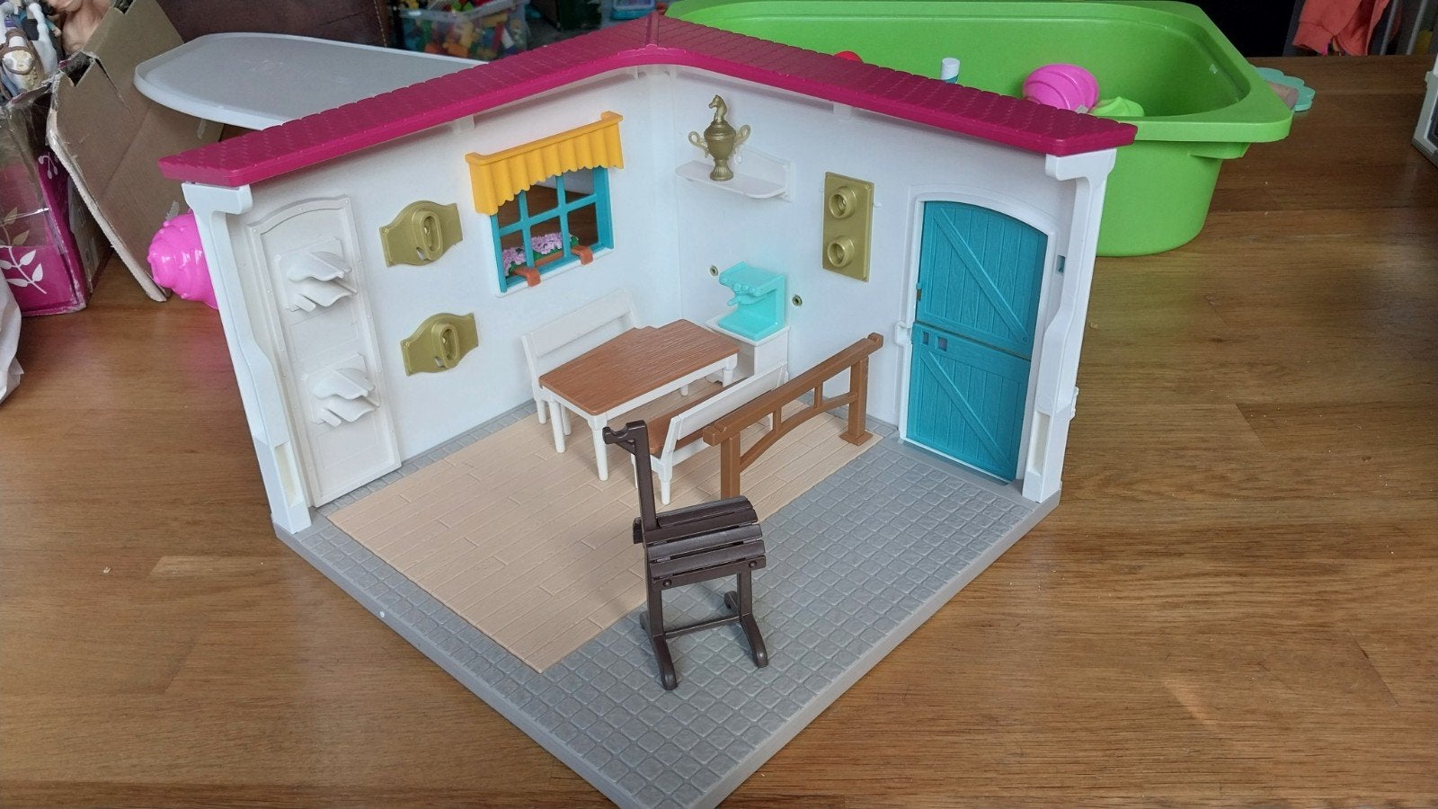 Schleich zadelkamer, Ophalen of Verzenden, Gebruikt, Paard, Beeldje of Figuurtje