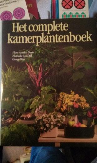 Boek - 82 - Het complete kamerplantenboek - Hans van den Bos, Ophalen of Verzenden, Zo goed als nieuw