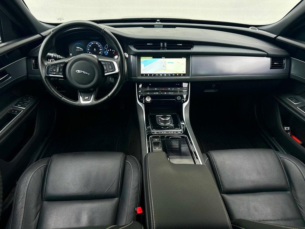 Jaguar XF 2.0 Portfolio R-Sport Orig NL Meridian Camera Leer, Automaat, Gebruikt, Euro 6, 4 cilinders