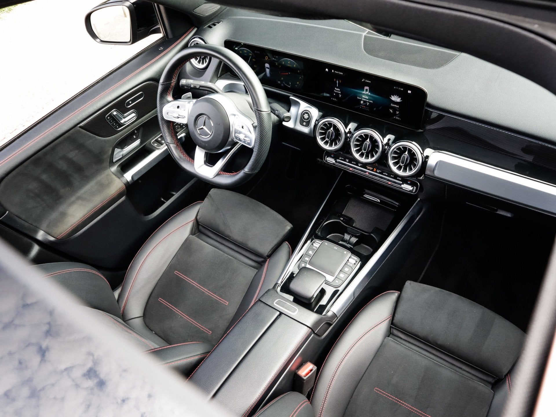 Mercedes-Benz GLB 200 Business Solution AMG 2e-Eig. & Keurig, 12 maanden, 4 cilinders, Origineel Nederlands, Bedrijf