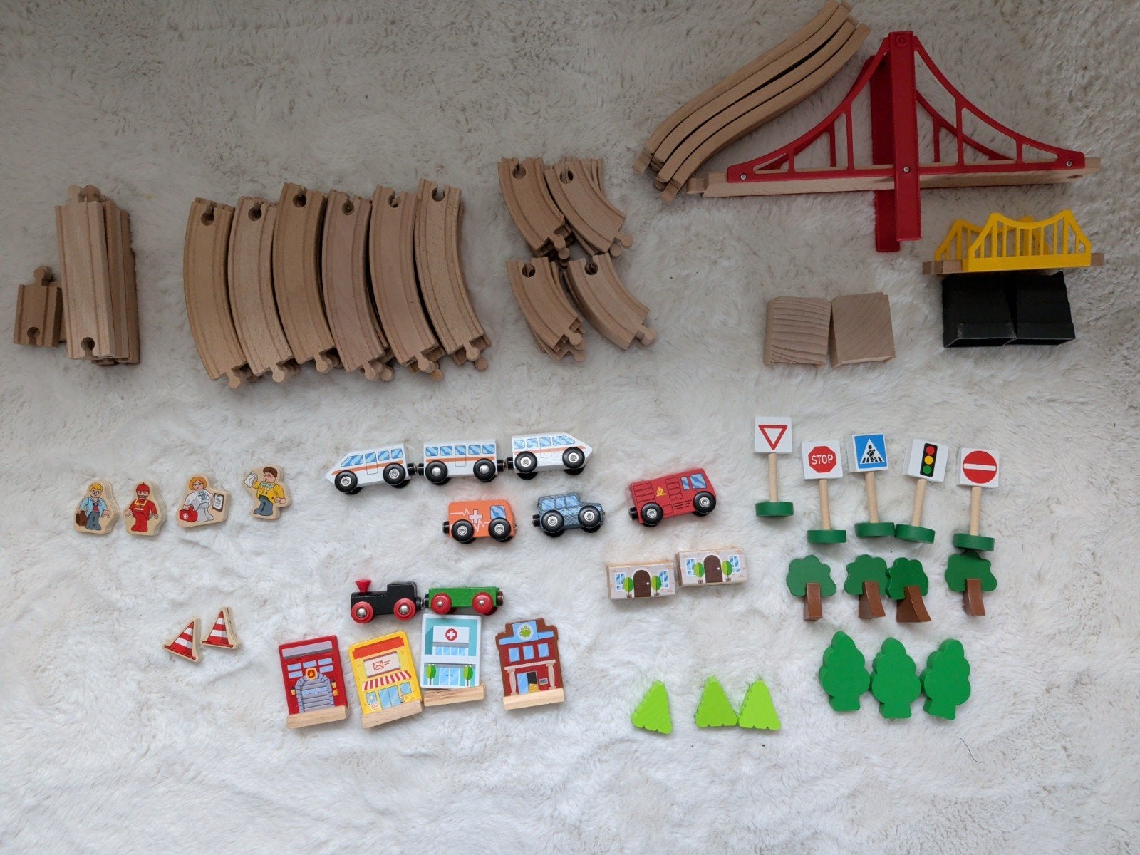 Houten treinbaan set met accessoires ikea en playtive, Kinderen en Baby's, Ophalen, Zo goed als nieuw, Rij- of Hobbelspeelgoed