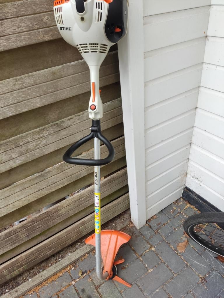 Stihl dosmaaier perfect met kunstof snij messen, Tuin en Terras, Bosmaaiers, Ophalen of Verzenden, Gebruikt, Benzine