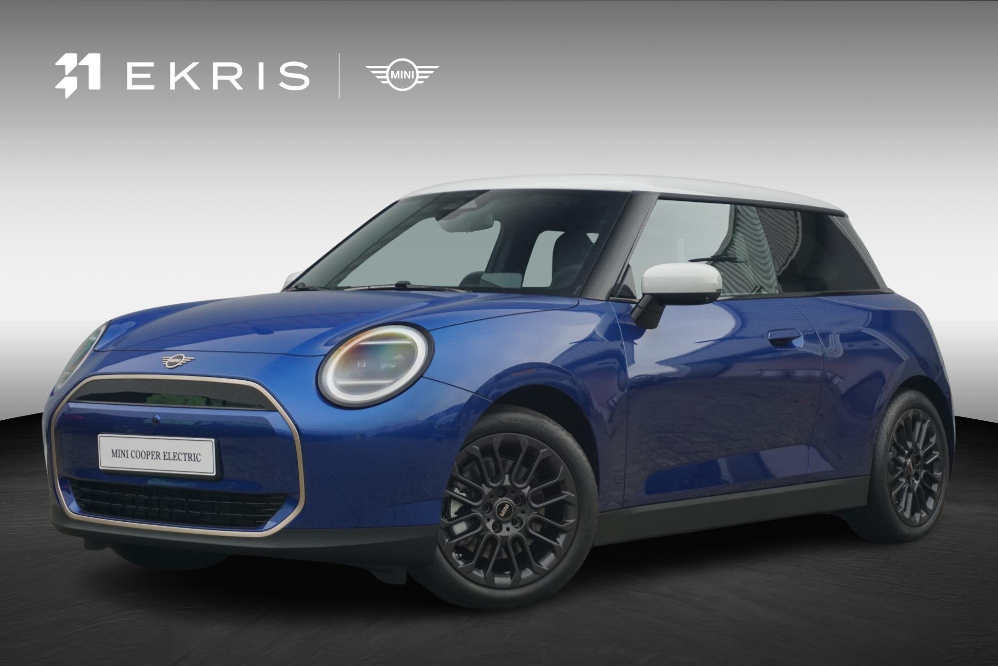 MINI 3-deurs Cooper E Favoured Trim | Pakket L | Comfort Acc, Auto's, Stof, 300 km, 41 kWh, Nieuw